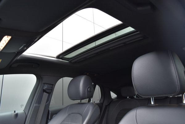 car-img