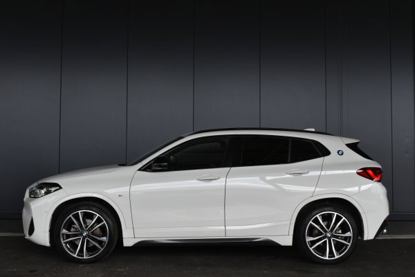car-img