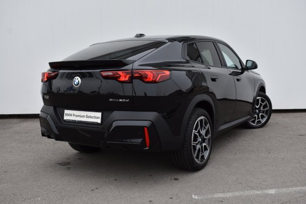 car-img