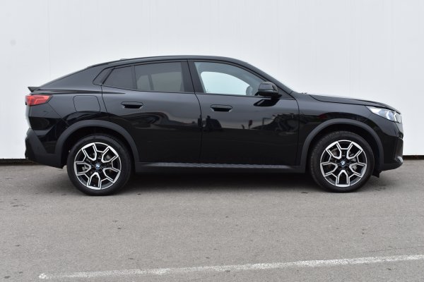 car-img