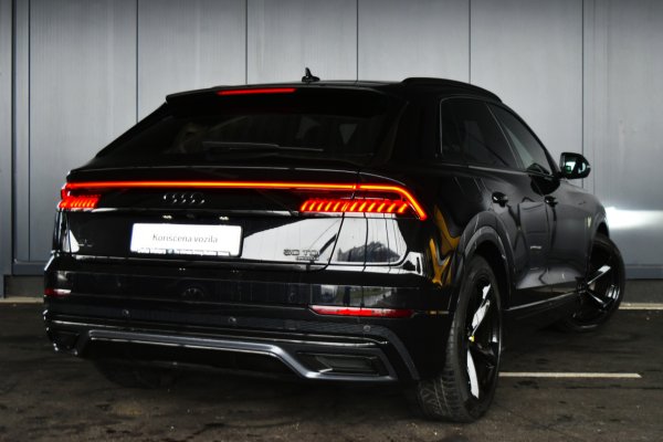 car-img