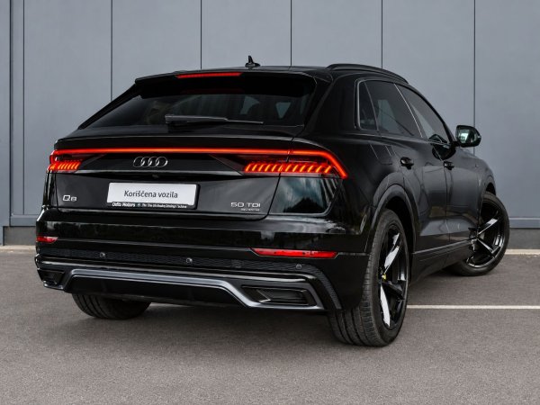 car-img