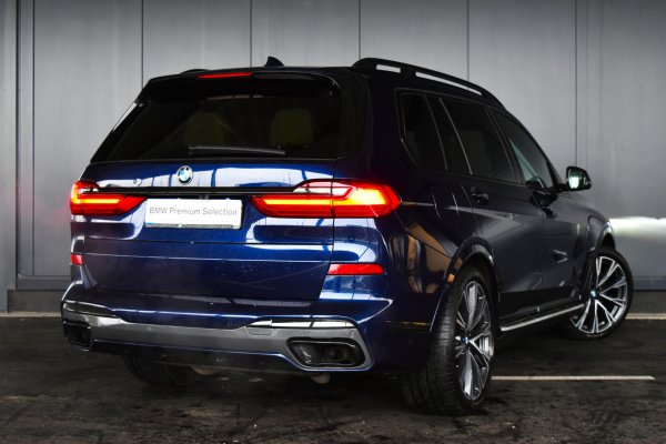 car-img