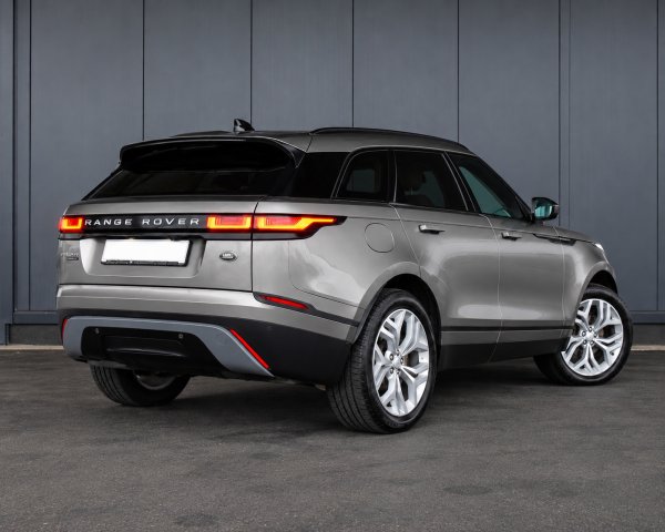 car-img