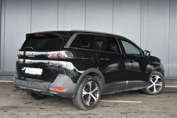 car-img