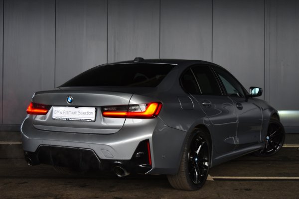 car-img