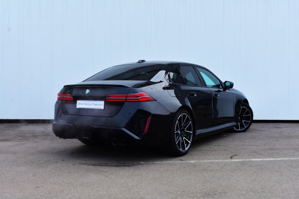 car-img