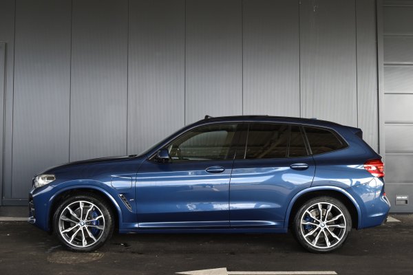 car-img