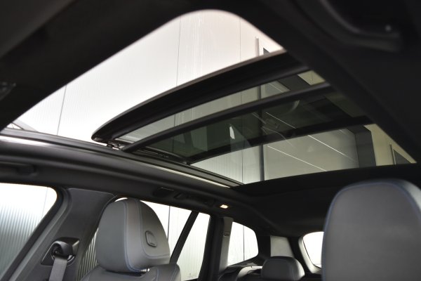 car-img