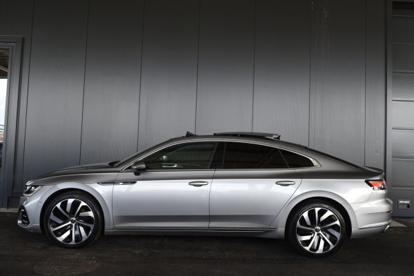 car-img