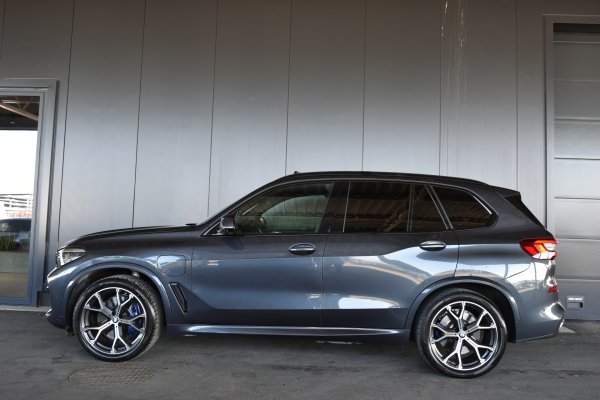 car-img