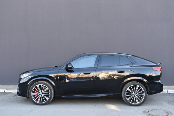 car-img