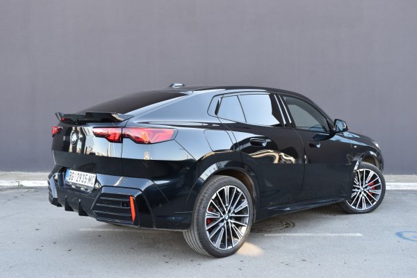 car-img