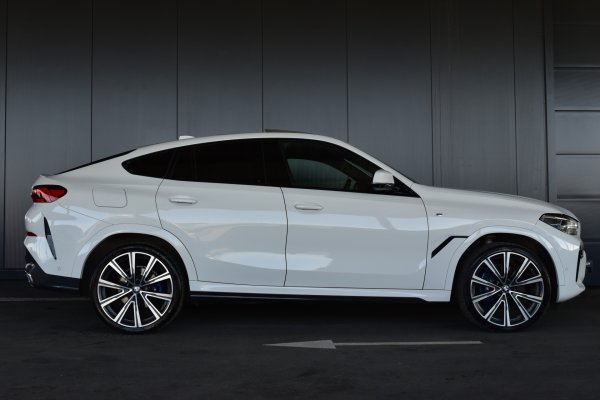 car-img