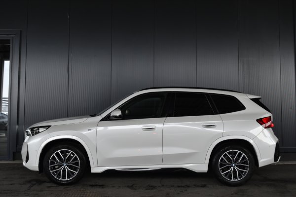 car-img