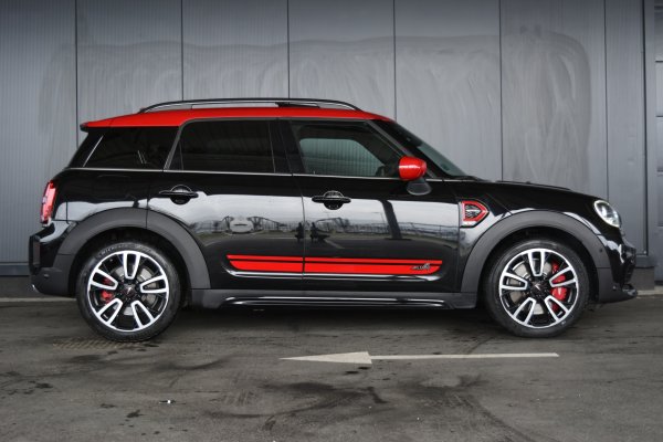 car-img