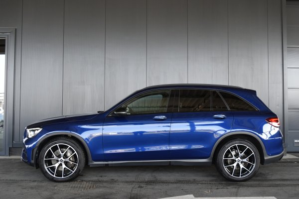 car-img