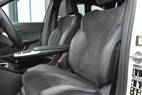 car-img