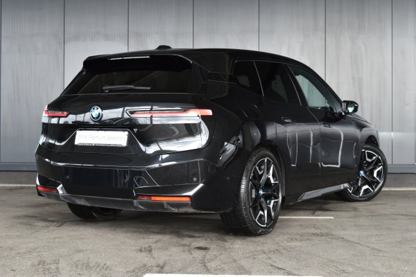 car-img