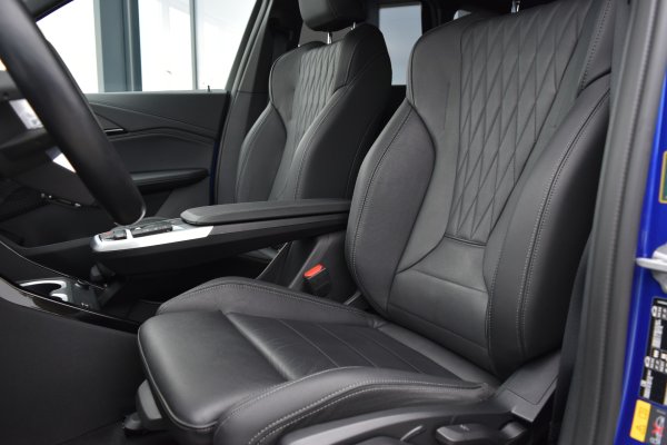 car-img