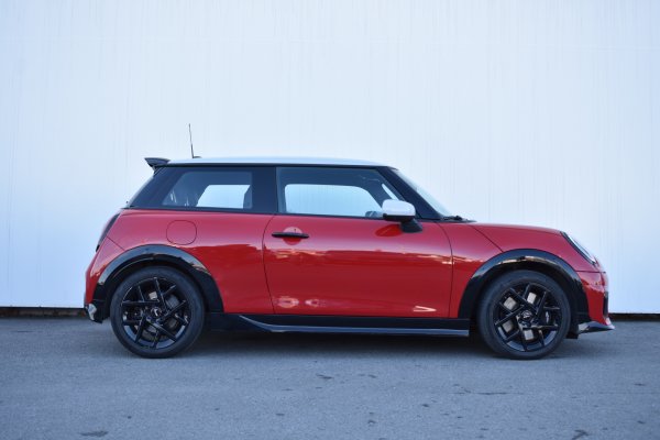 car-img