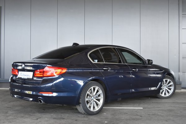 car-img