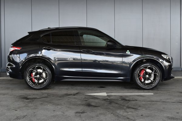 car-img