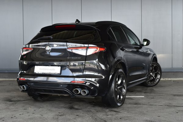 car-img