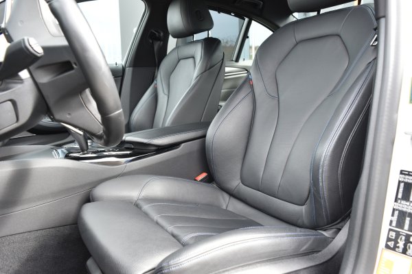 car-img