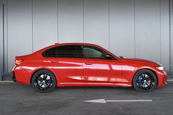car-img