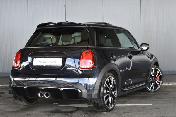 car-img