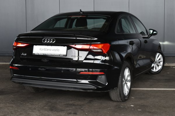 car-img