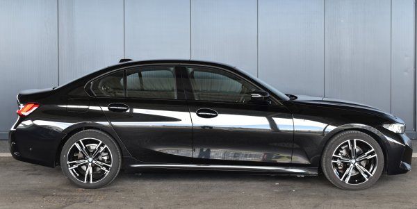 car-img