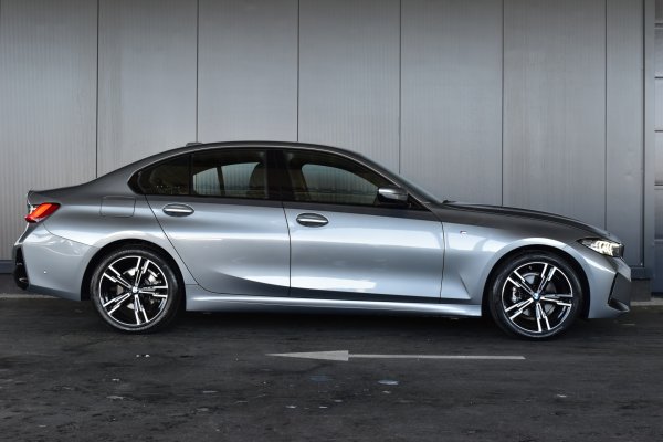 car-img