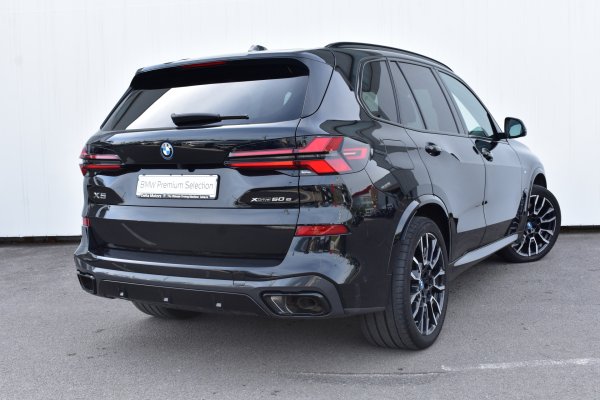 car-img