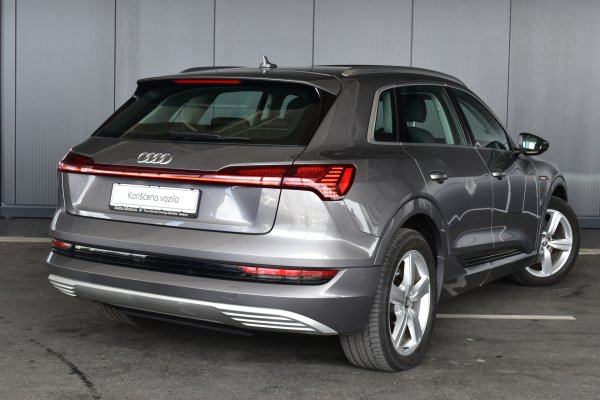 car-img