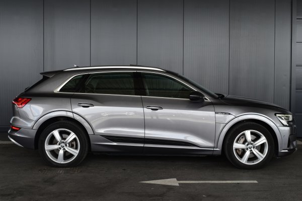car-img