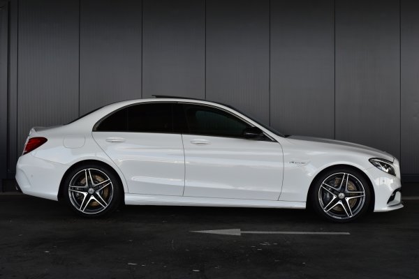 car-img