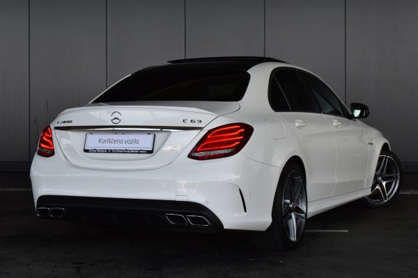 car-img