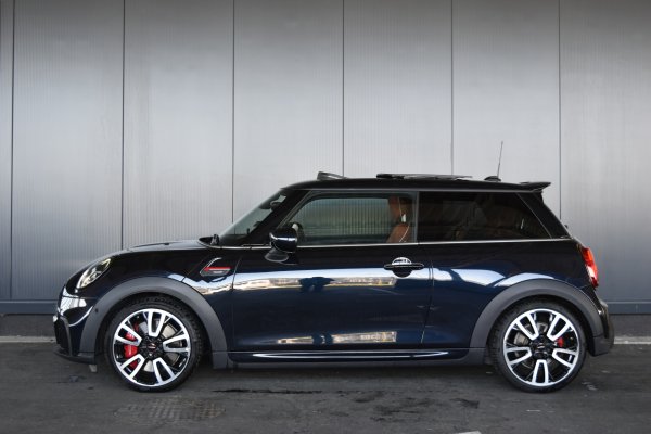 car-img