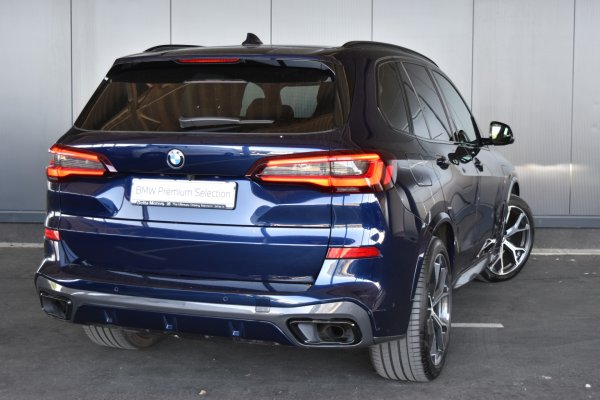 car-img