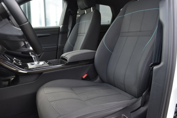 car-img