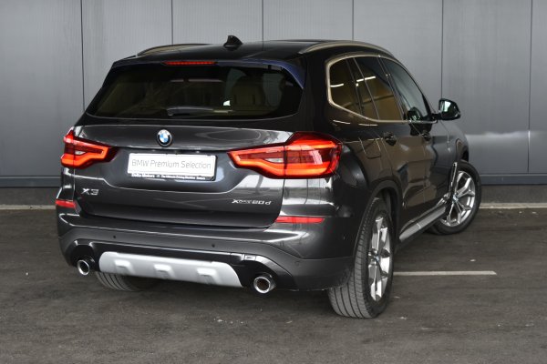car-img