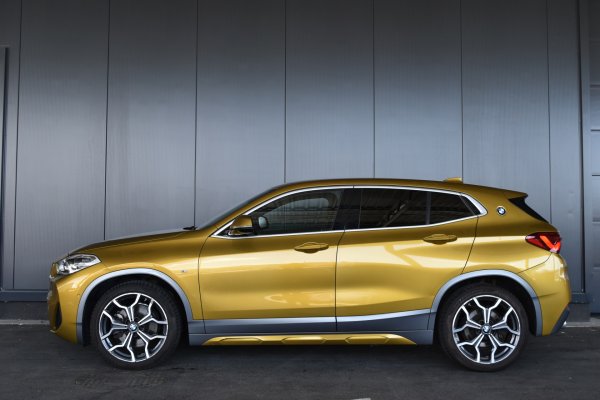 car-img