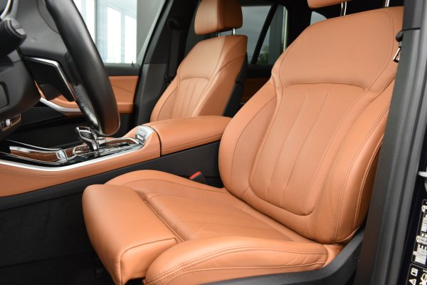 car-img