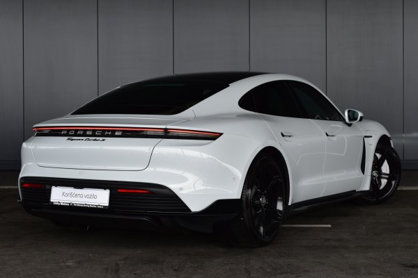 car-img