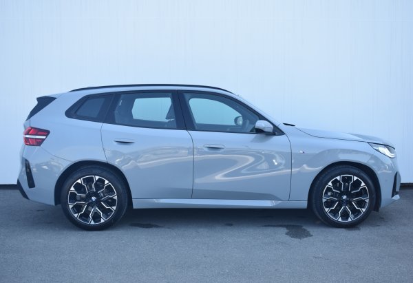 car-img