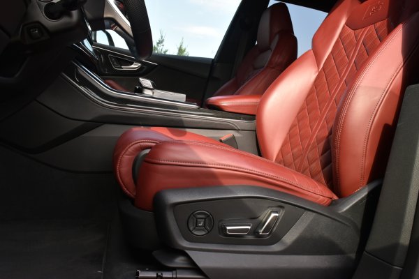 car-img