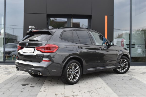 car-img