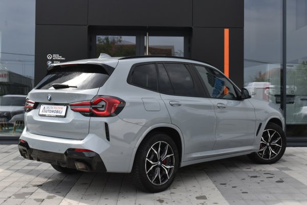 car-img